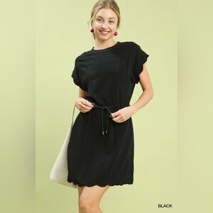 ❤️Hello Gorgeous! Umgee Linen Blend Scallop Hem Mini Dress - Black